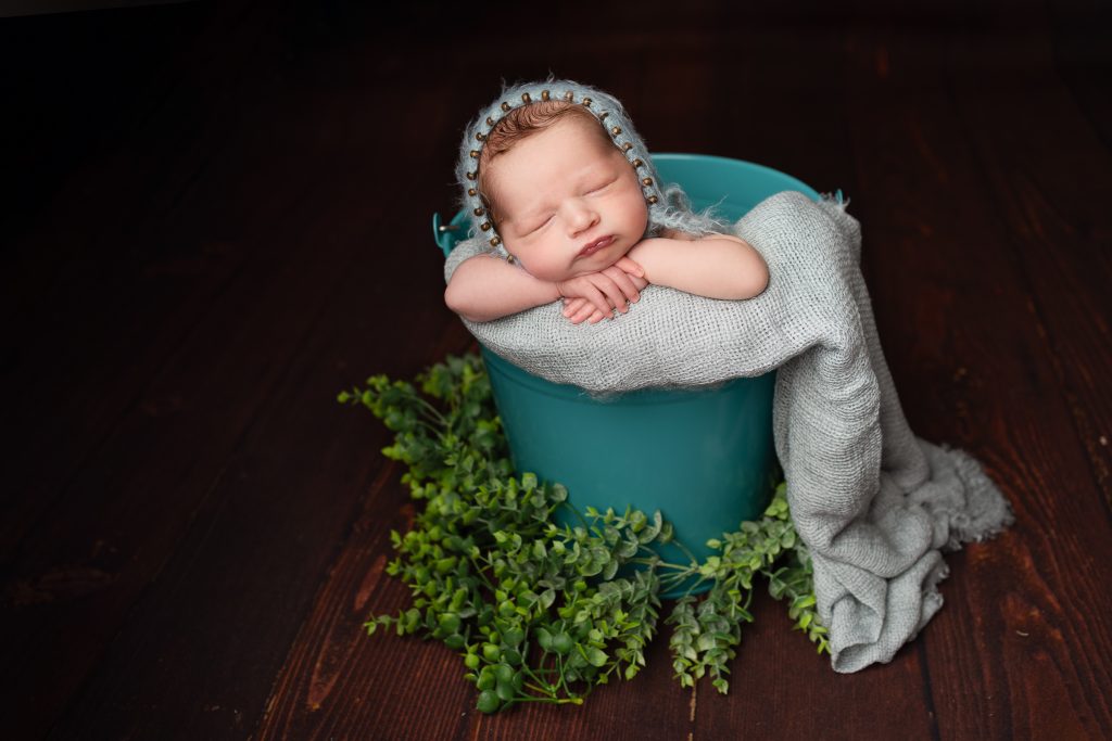 Stunning Newborn Photographs in the Dunmow and Bishop’s Stortford area - bucket